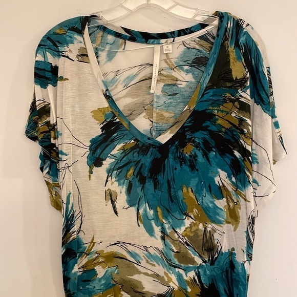 Lauren Conrad Long Soft Rayon Knit V-Neck T-Shirt Blue Floral Short Sleeve - Picture 2 of 7